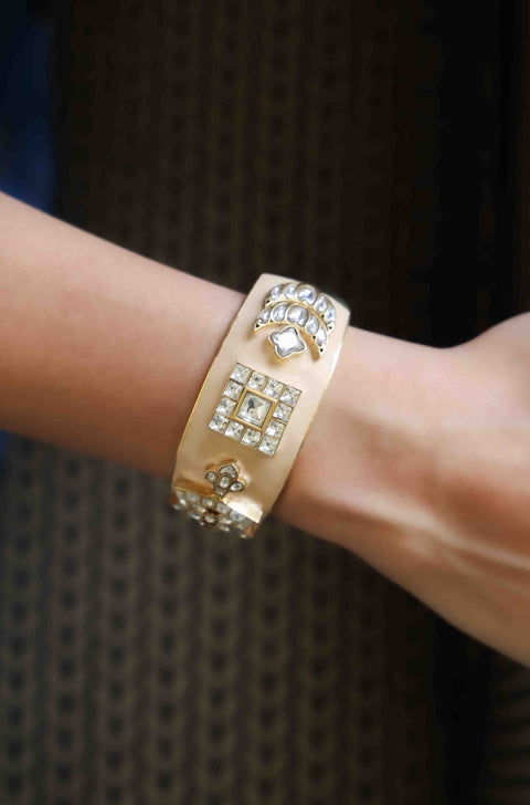BAN19 BEIGE ENAMEL CUFF