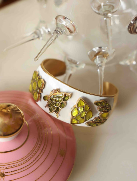 BAN20 WHITE ENAMEL CUFF