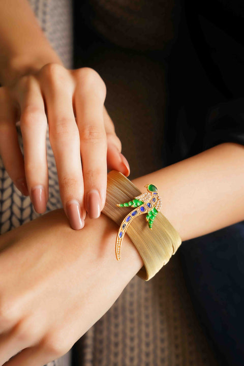 GOLD MESH CUFF WITH BROOCH